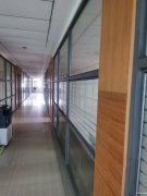 通京大道335號(hào)廠房招租。交通方便，變壓器容量大，有兩證。